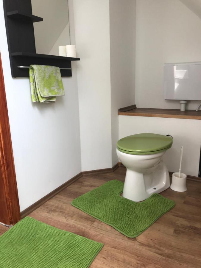 Siposreti Apartmanhaz Szentgyorgyvar Buitenkant foto